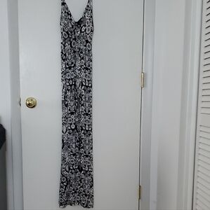 New Directions Black and White Patterned Maxi Dress